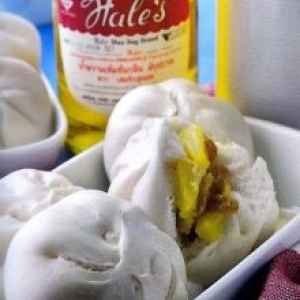 Chinese Bun with Pineapple Fillings