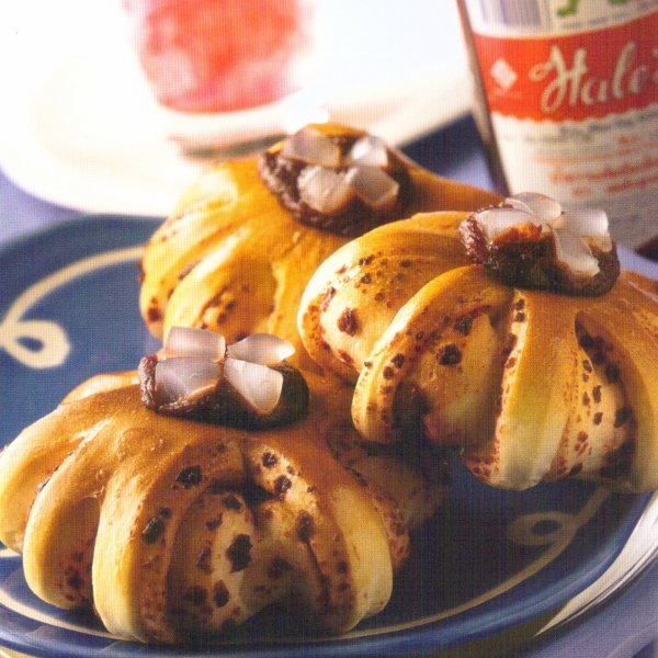 Red Beans with Palm Seed Bun